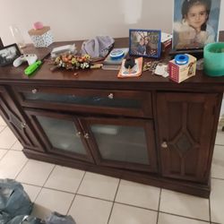 Tv Stand. Need Gone By Tomorrow. Excellent Sturdy 