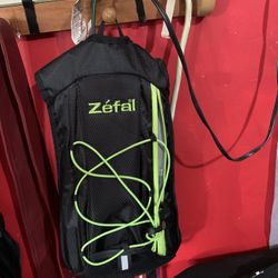 Ze’fal 1.5 Leader hydration backpack