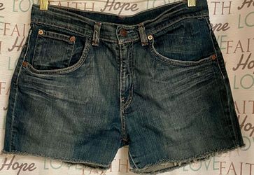 Vintage Levi's 525 Women's Short, Size 31/32
