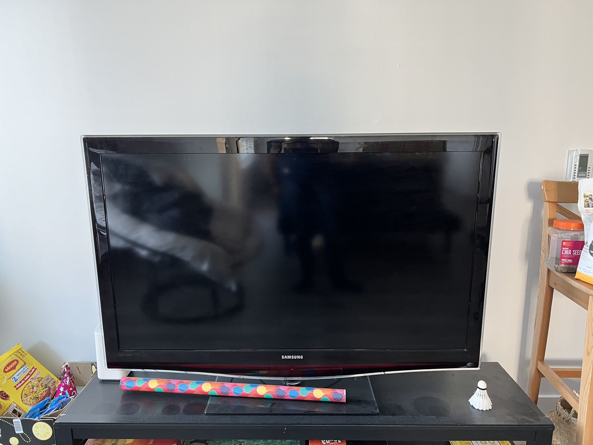 Samsung 52 Inch TV LCD TV + Amazon Fire stick