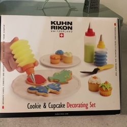 Cookie & Cupcake Decorating Set (KUHN RIKON)