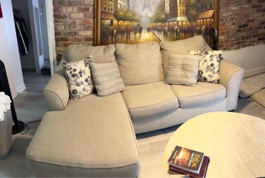 SENSATIONAL SOFA AND TABLE