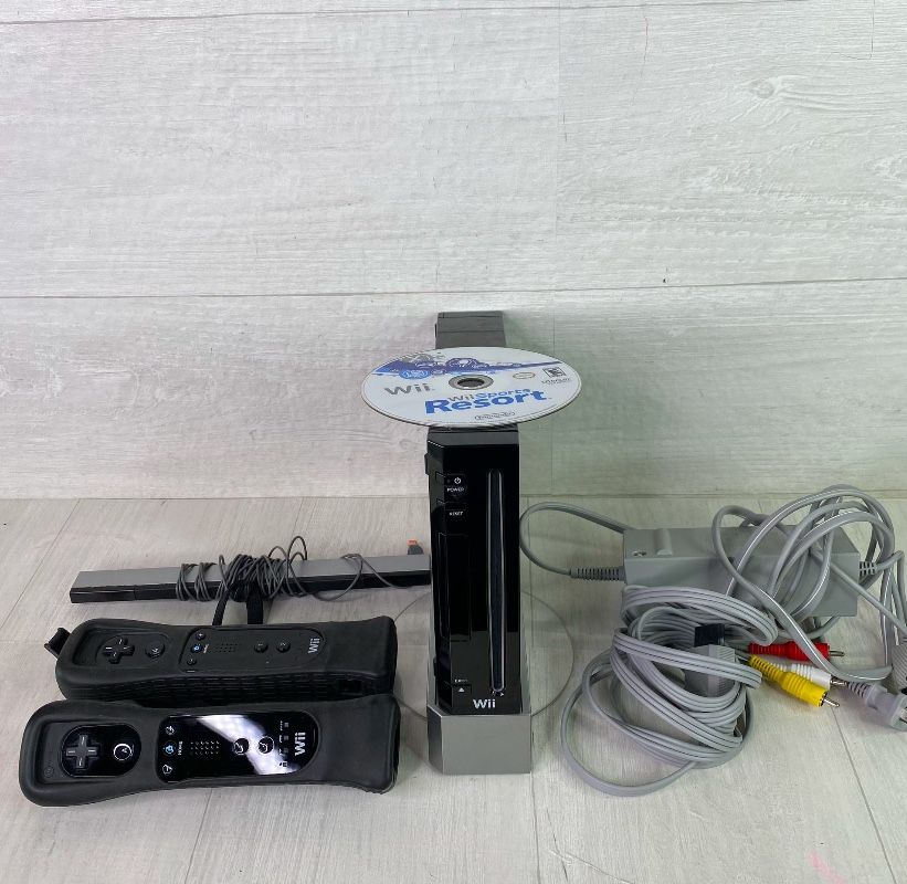 Nintendo Wii Black Console RVL- 101 including sensor bar 2 Remote 1 Game