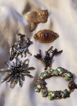 Lot of 6 Vintage Brooches