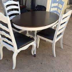 Dining Table And 4 Chairs 