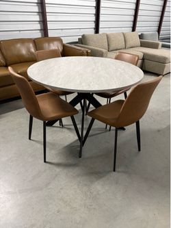 Modern Dining Set With Brown Chairs