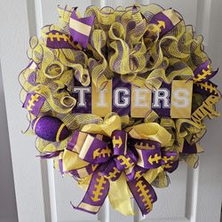 Tiger Wreath