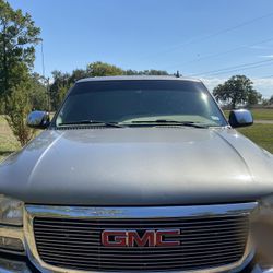 2006 GMC Hood 