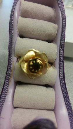 Sarah Coventry sz 9 ring