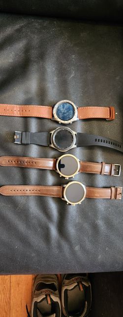 4 Smartwatchs Samsung & Fossil 