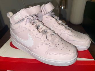 Nike court borough mid 2. - 6.5Y