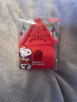 Wet N Wild - Snoopy Dog house