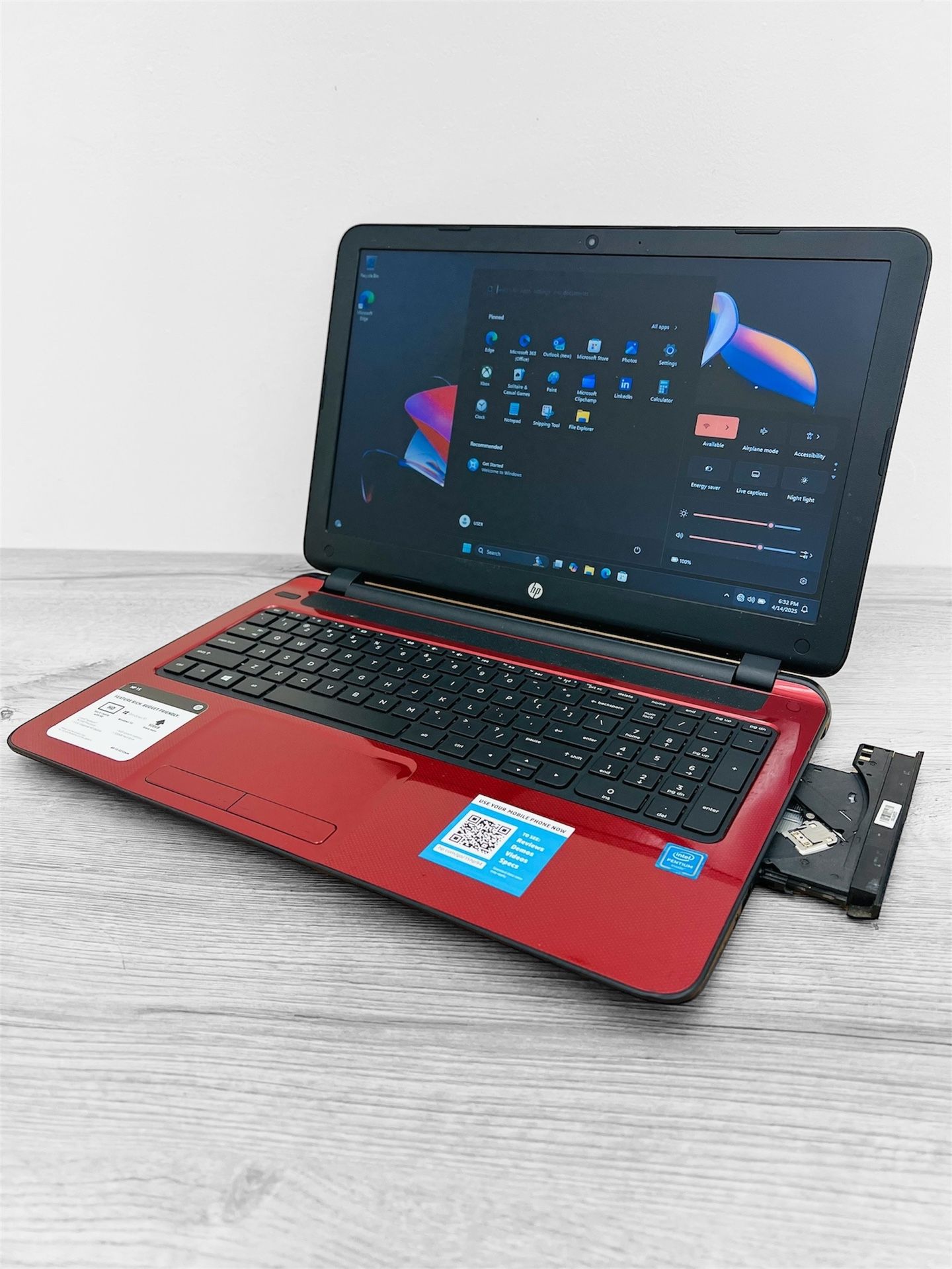 HP 15.6” laptop / Windows 11 / Camera / CD-DVD / HDMI / Charger / New battery