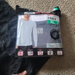 32 Degrees Long Sleeve Crewnecks