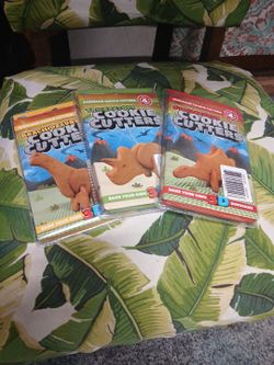 NWT Set of 3 Dinosaur 3D Cookie Cutters