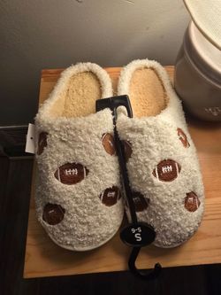 Women's Football Slippers Size Small (5-6) New