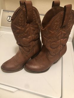 Girls cowboy boots size 6.5