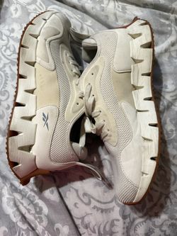 Women’s Tennis Shoes