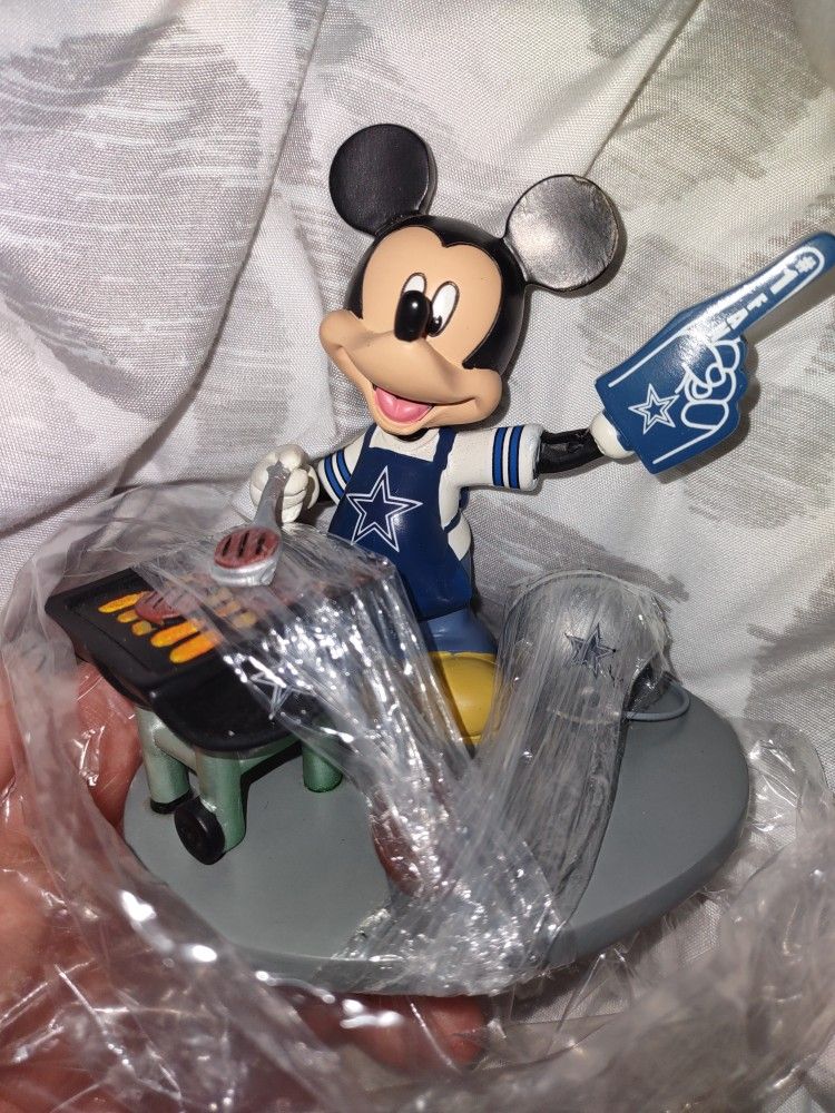 Mickey Mouse Dallas By Hamilton Collection 