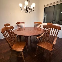 Dining table & 6 chairs