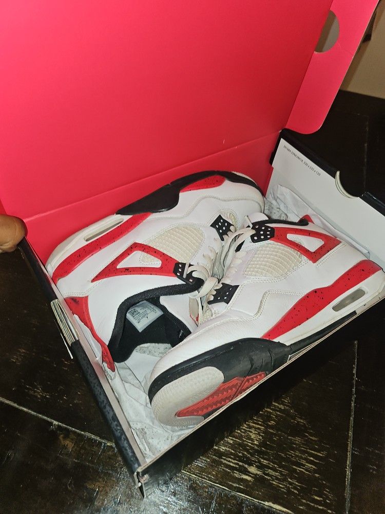 Red Cement Jordan's 4 Retro Size 8,5