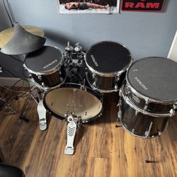 Yamaha Drum Set