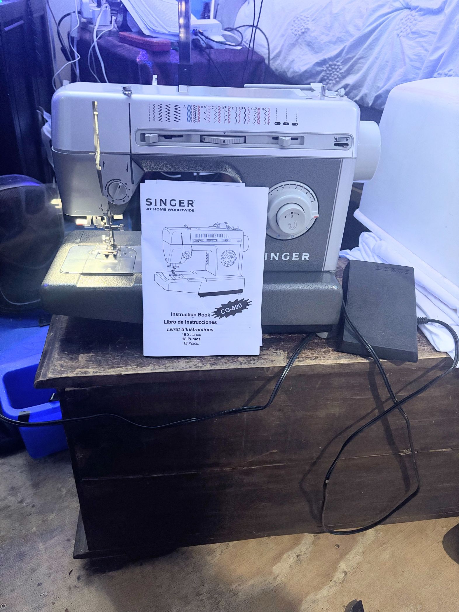 Singer CG590 Commercial Grade Sewing Machine