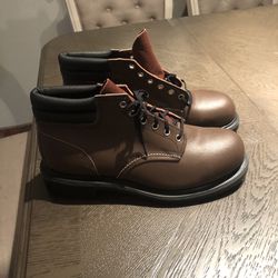 Mid Top Red Wing Steel Toe Boots!! Steel Toe, Oil and Water Resistance , Non Marking Sole, Most Comfortable Boot Ever!! Size 10.5