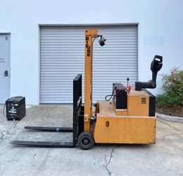 BIG JOE ELECTRIC PALLET STACKER