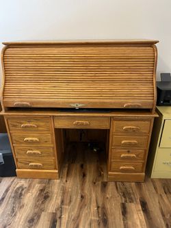 Roll Top Desk…. Perfect Condition