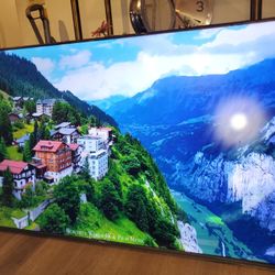 75" hisiense Google Android smart tv 4k basically new less than 7 months old great quality pic no scratch.  Has no legs it was mounted 