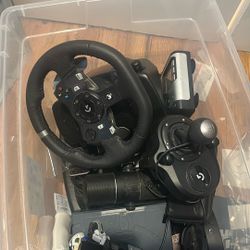 Logitech G920 Wheel And Pedals For Xbox And PC (shifter Included)