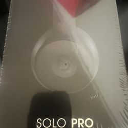 Beats Solo Pro