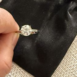 Brand New Moissanite Engagement Rings for Women, Round D Color VVS1 Clarity Lab Created Diamond Rings 14K White Gold Vermeil Solitaire Moissanite Ring