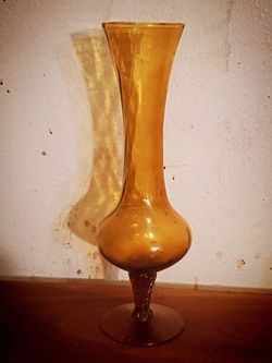 ELEGANT AMBER VASE
