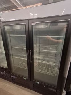 2 glass door merchandise freezer