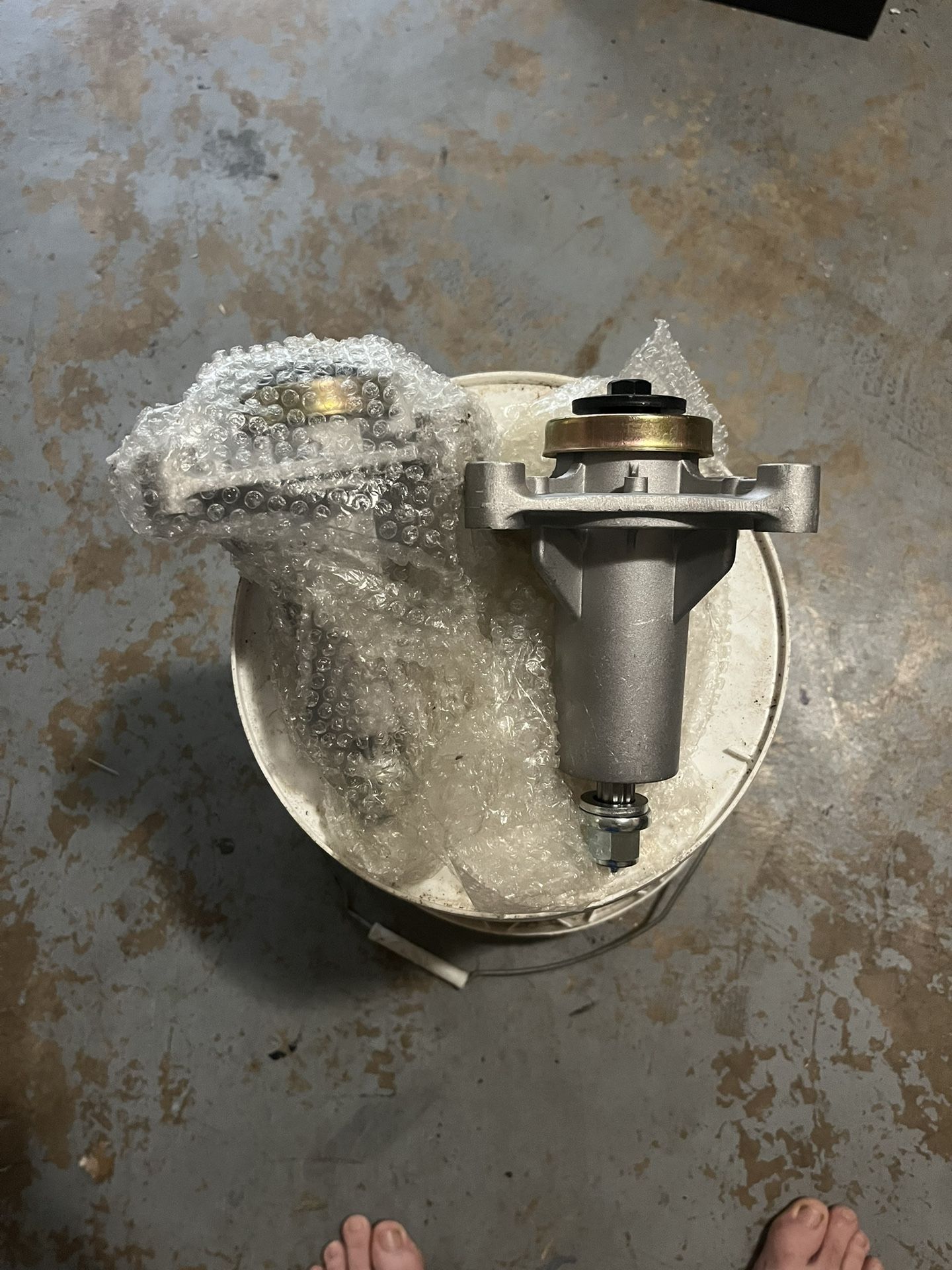 New Lower Deck Spindles For Riding Mower And Pulleys