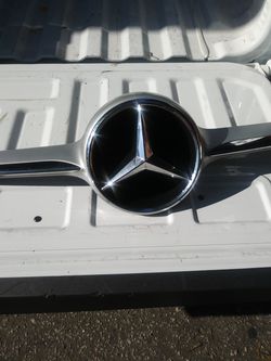 Mercedes Benz Grill Emblem and Insert