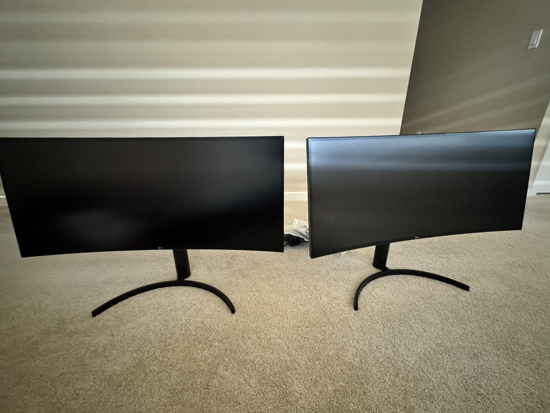 3 Curved Computer Monitors