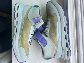On kids tennis shoes