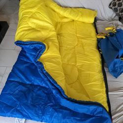 Coleman Sleeping Bag Used Excellent Condition.