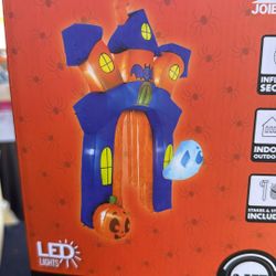 Inflatable arch 8 1/2 feet long Halloween decoration brand new