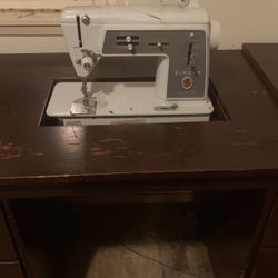 Saw Machine With Table 