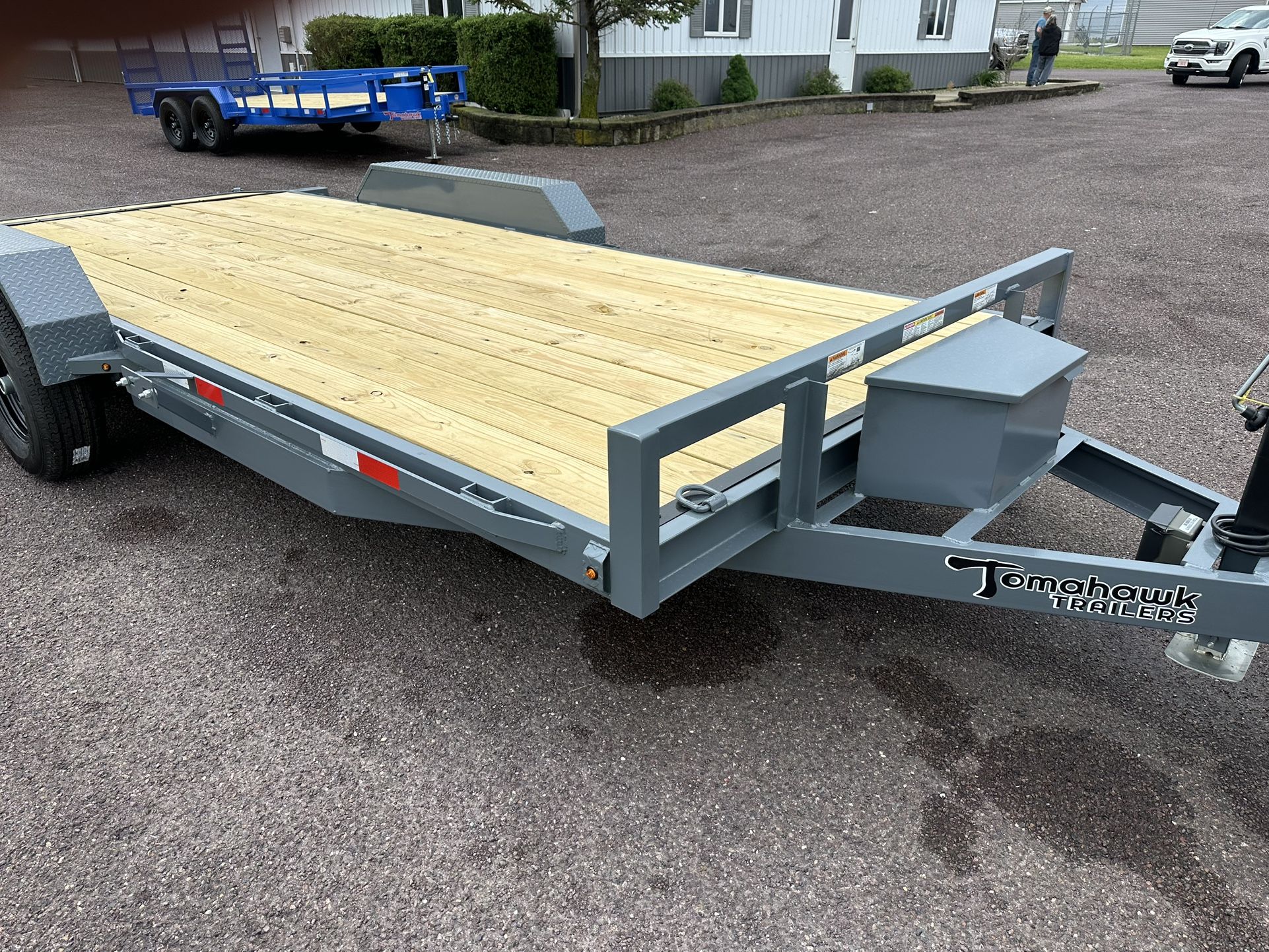 2025 Tomahawk Trailer 82"W X 18’L