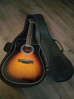 Acoustic Guitar with built in Tone