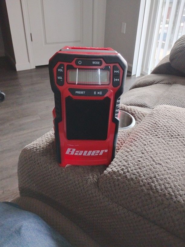 Bauer 20v Cordless. Bluetooth. Radio