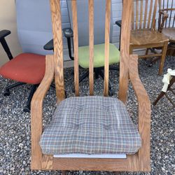 Du point Rocking chair $75