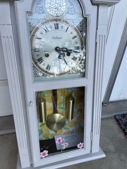 Working vintage wall clock it works