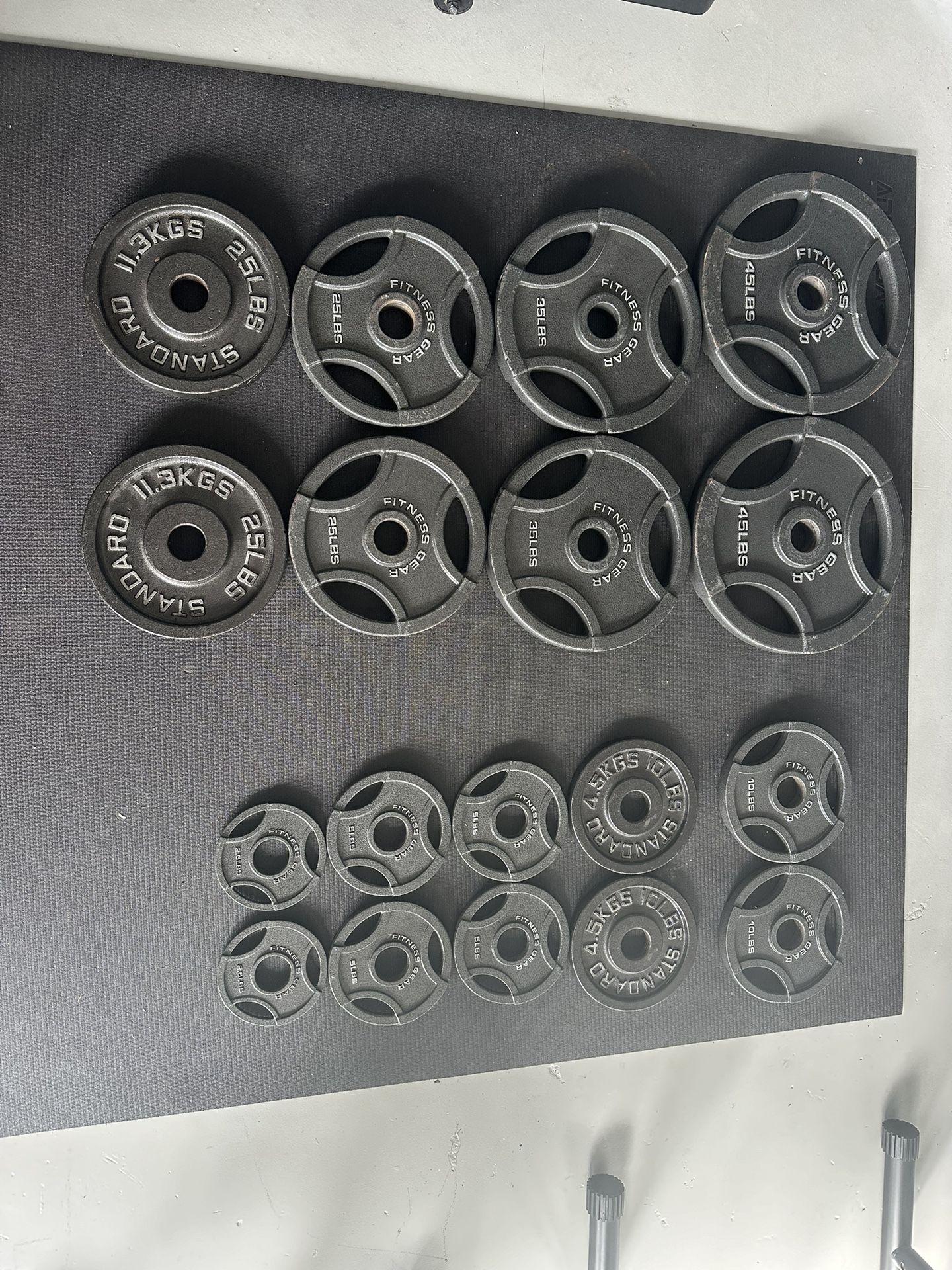 Full gym set *WILLING TO SELL BIG PARTS SEPERATE*