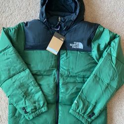 North Face Nuptse Green Puffer Size Medium
